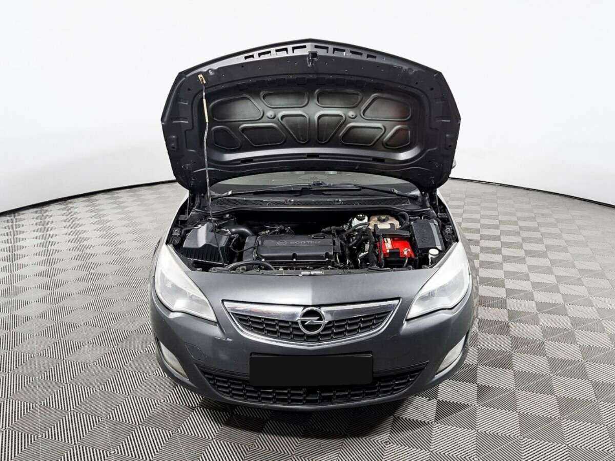 Opel Astra с пробегом — 2011 год. Фото: #8