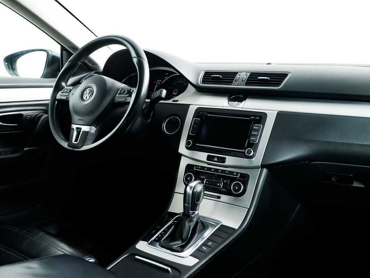 Volkswagen Passat CC с пробегом — 2011 год. Фото: #7