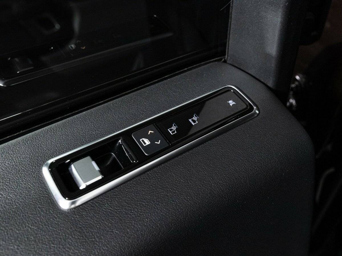 Land Rover Range Rover с пробегом — 2018 год. Фото: #15