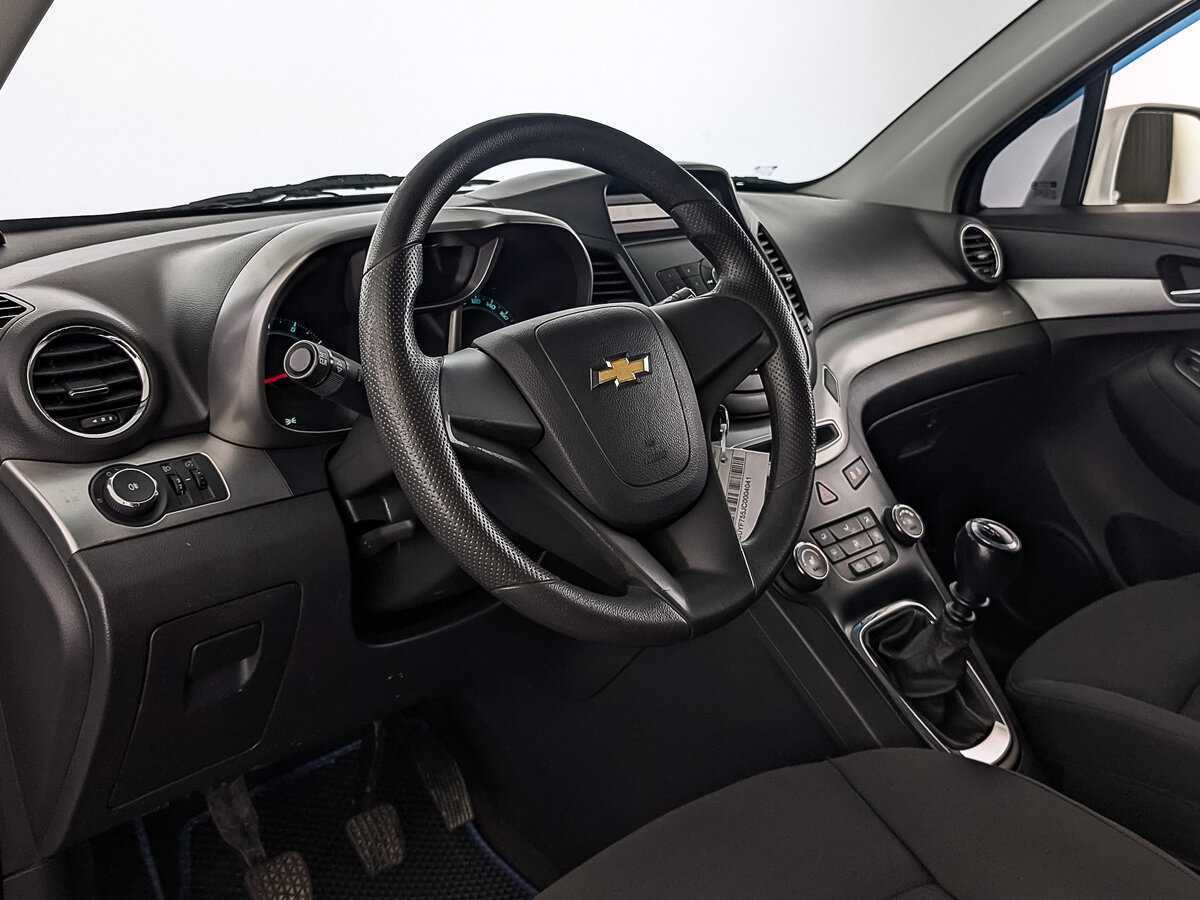 Chevrolet Orlando с пробегом — 2012 год. Фото: #14
