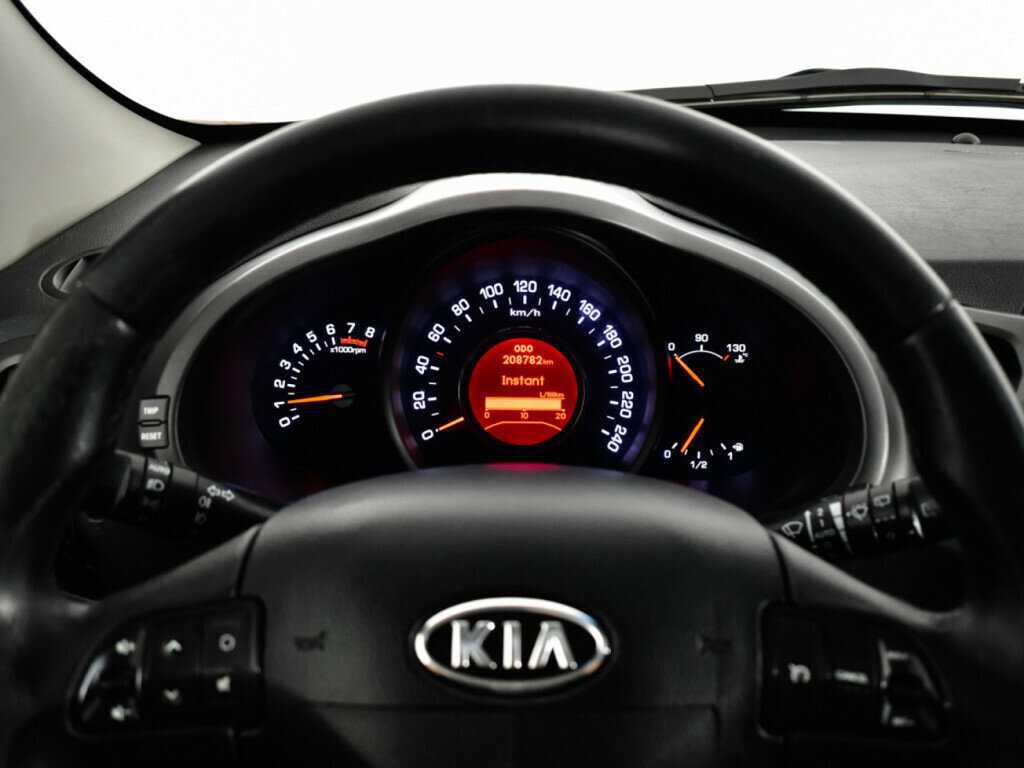 Kia Sportage с пробегом — 2011 год. Фото: #10