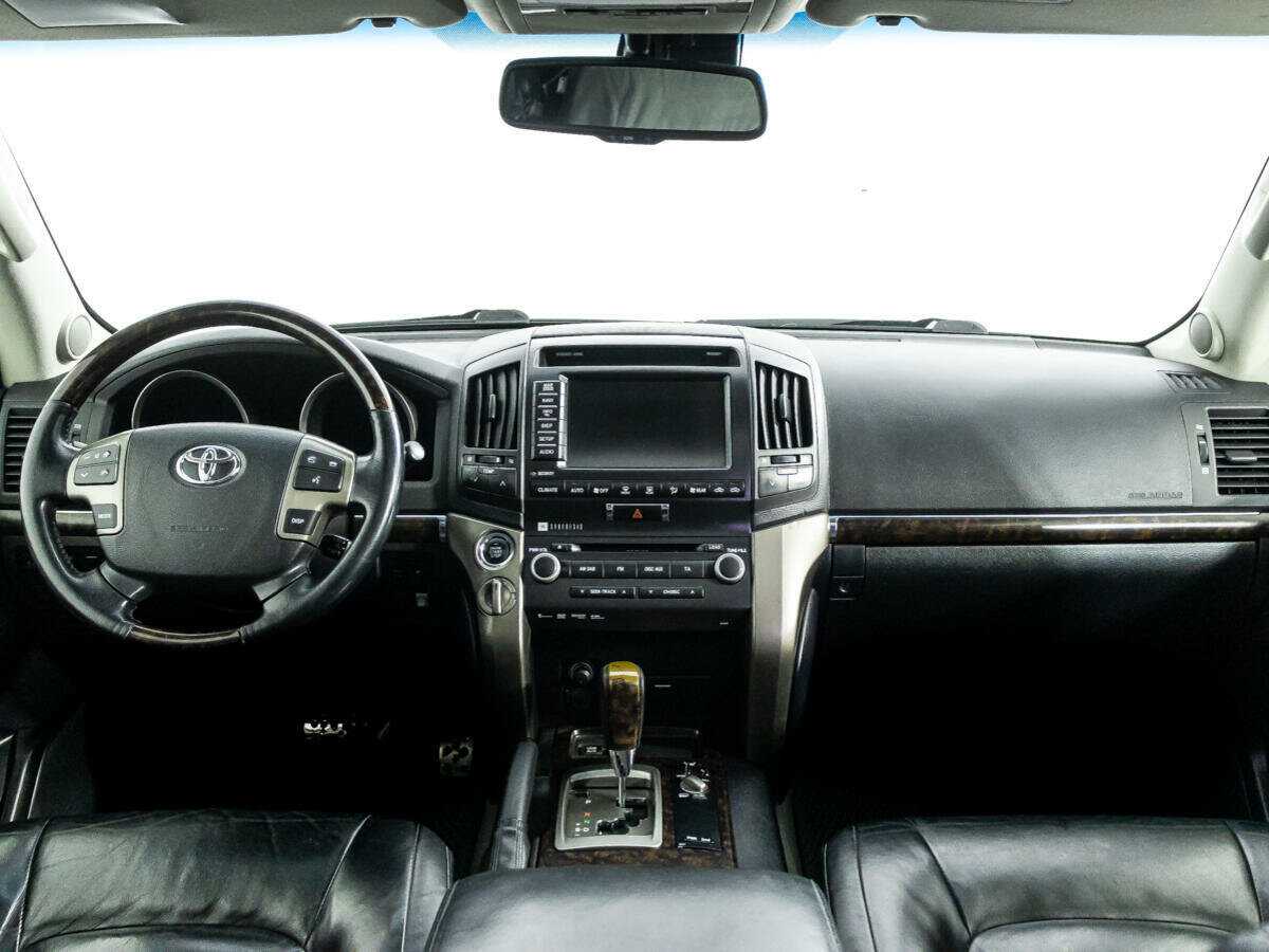 Toyota Land Cruiser с пробегом — 2011 год. Фото: #11