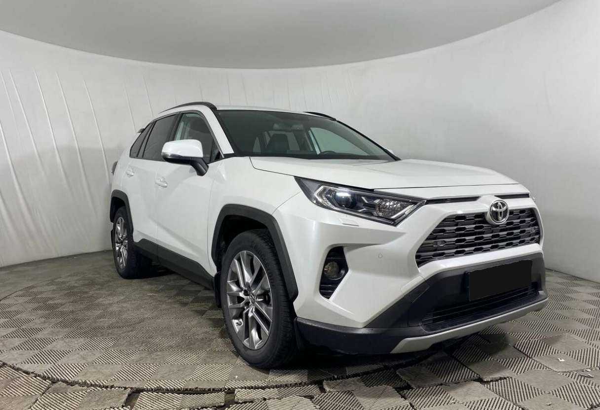 Toyota RAV4 с пробегом — 2021 год. Фото: #2