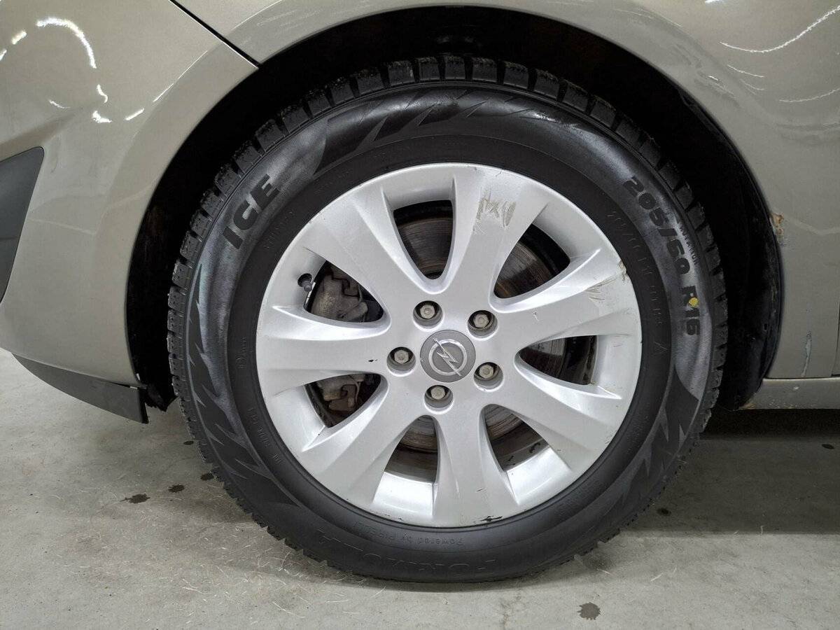 Opel Meriva с пробегом — 2012 год. Фото: #16
