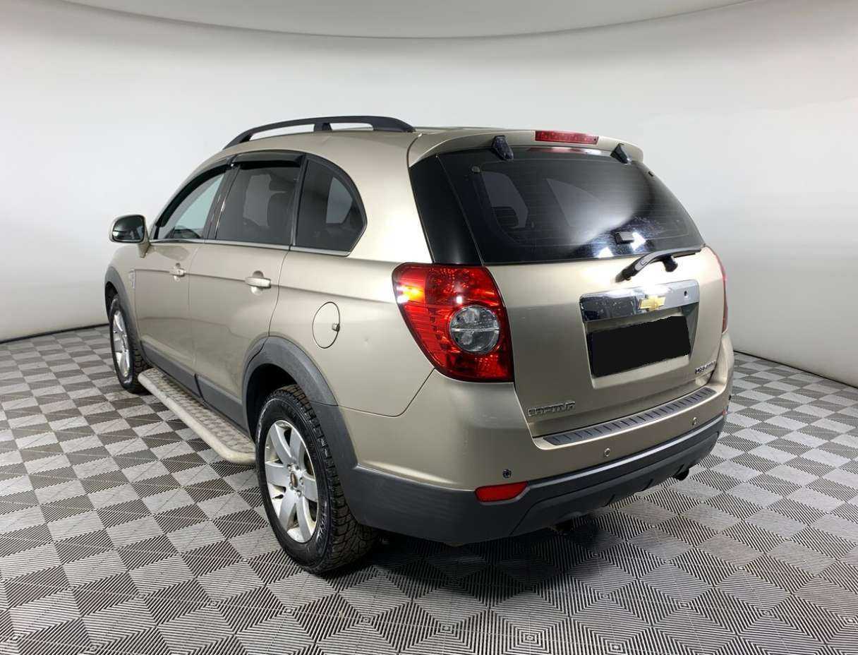 Chevrolet Captiva с пробегом — 2009 год. Фото: #6