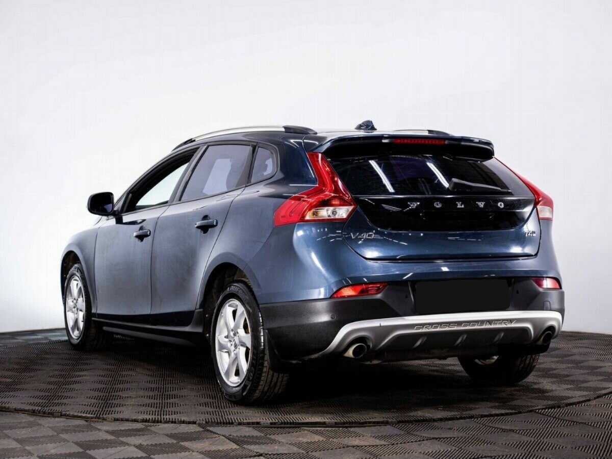Volvo V40 Cross Country с пробегом — 2017 год. Фото: #3