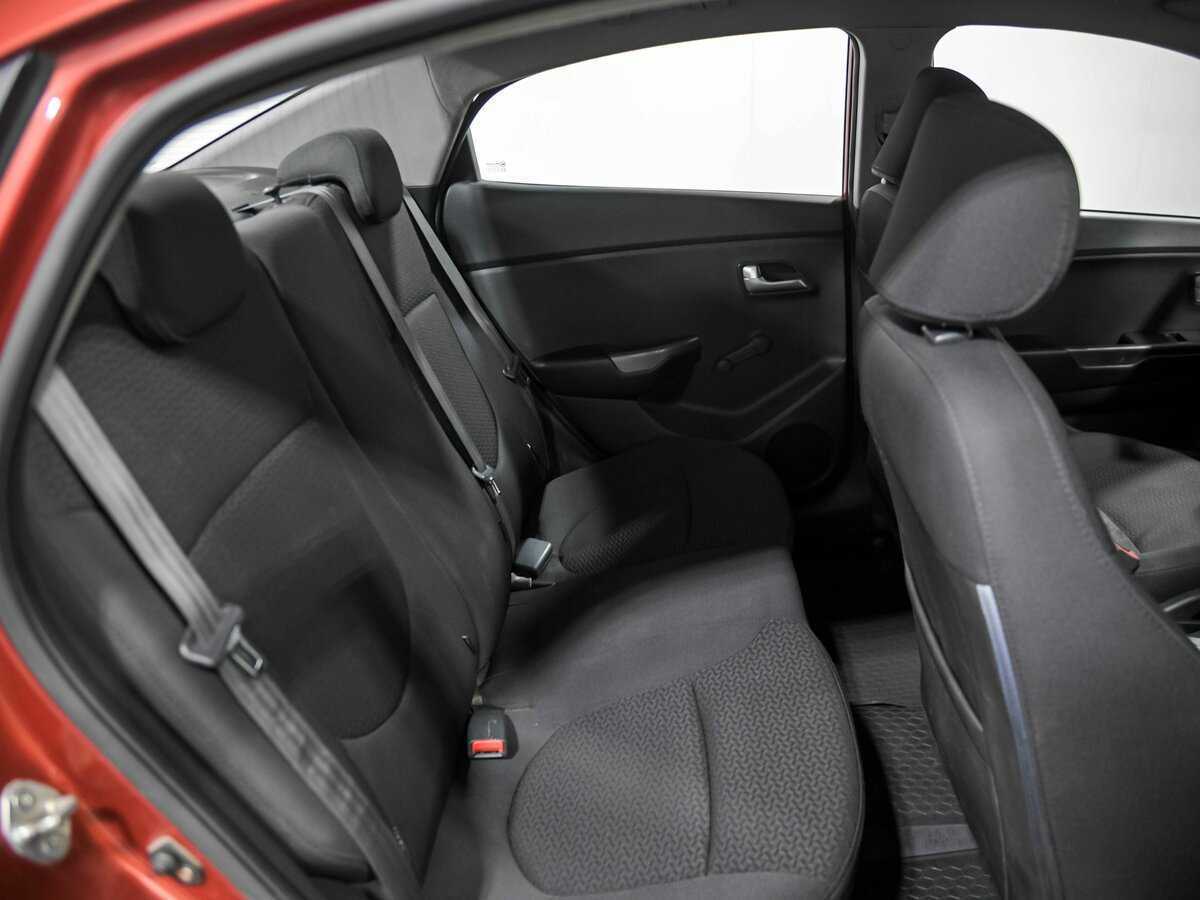 Kia Rio с пробегом — 2012 год. Фото: #11