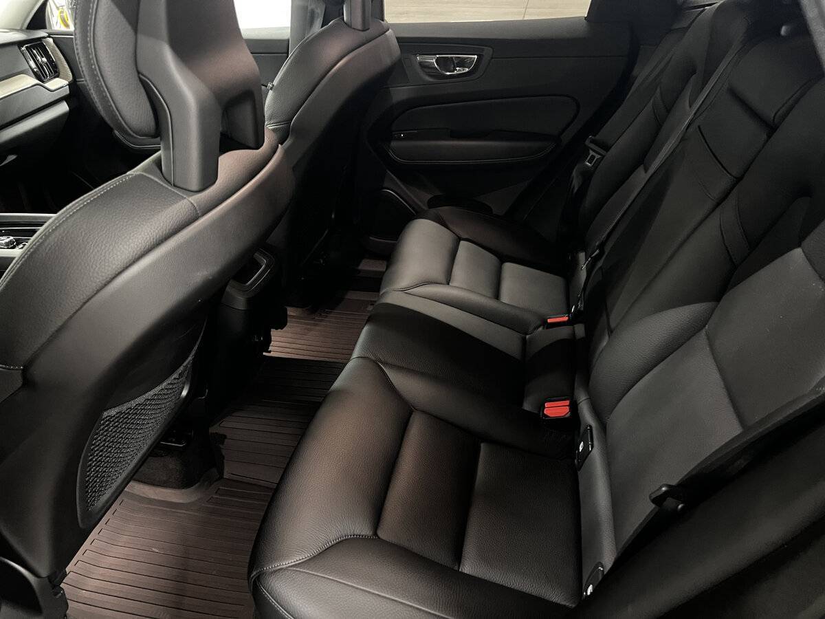 Volvo XC60 с пробегом — 2018 год. Фото: #11