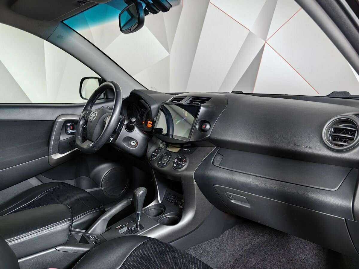 Toyota RAV4 с пробегом — 2010 год. Фото: #9