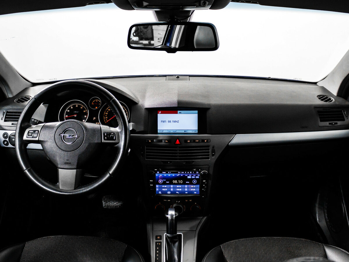 Opel Astra с пробегом — 2006 год. Фото: #9