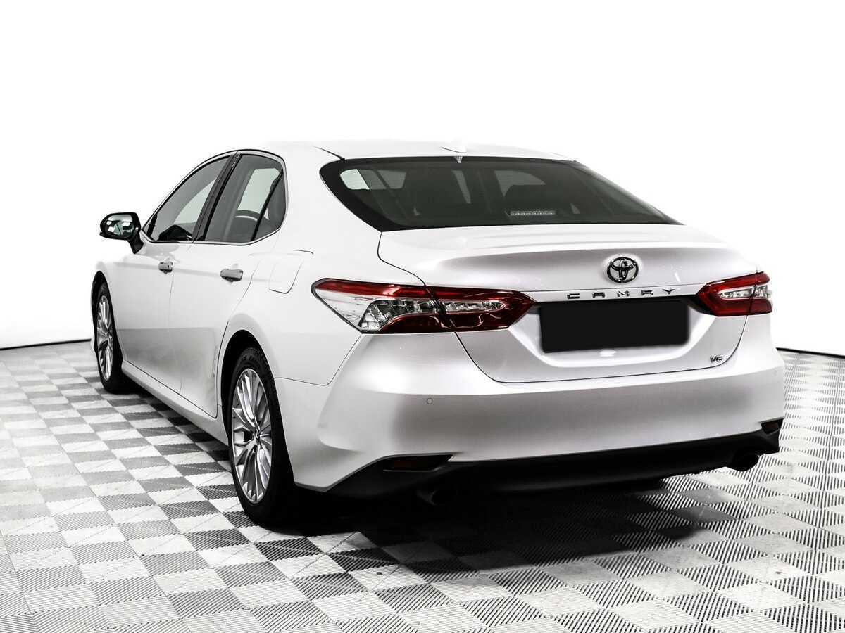 Toyota Camry с пробегом — 2018 год. Фото: #6
