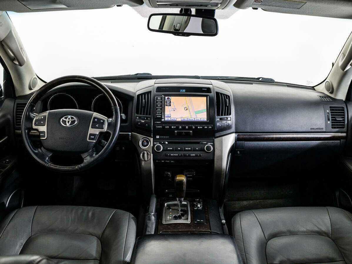 Toyota Land Cruiser с пробегом — 2010 год. Фото: #10