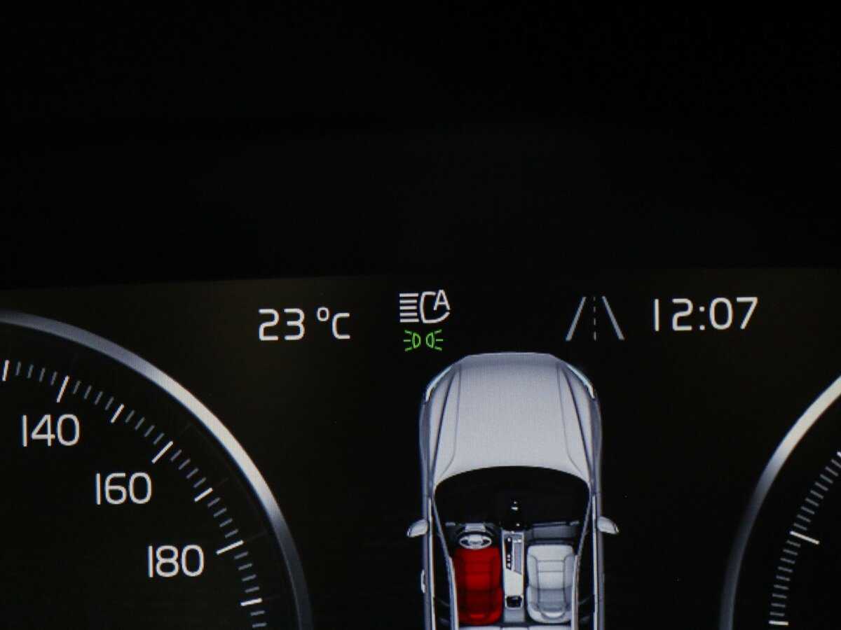 Volvo XC60 с пробегом — 2019 год. Фото: #17