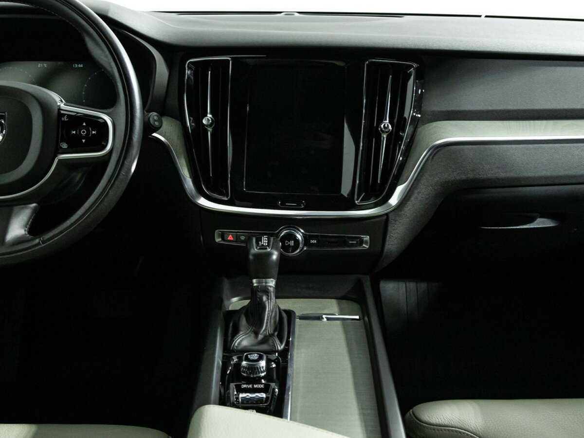 Volvo V60 Cross Country с пробегом — 2019 год. Фото: #13