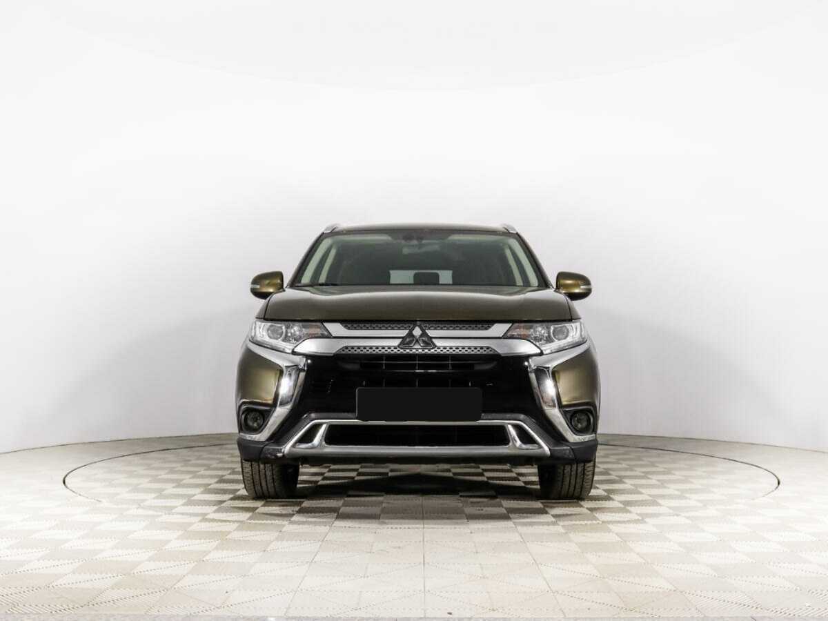 Mitsubishi Outlander с пробегом — 2020 год. Фото: #1
