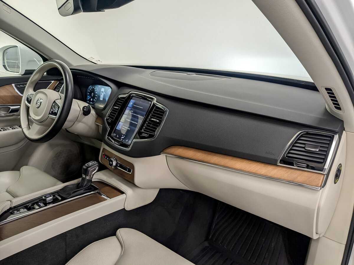 Volvo XC90 с пробегом — 2017 год. Фото: #10