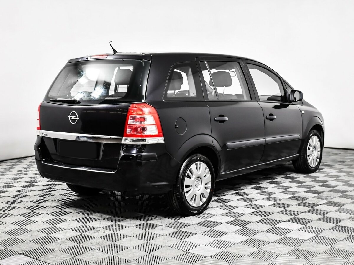 Opel Zafira с пробегом — 2010 год. Фото: #3