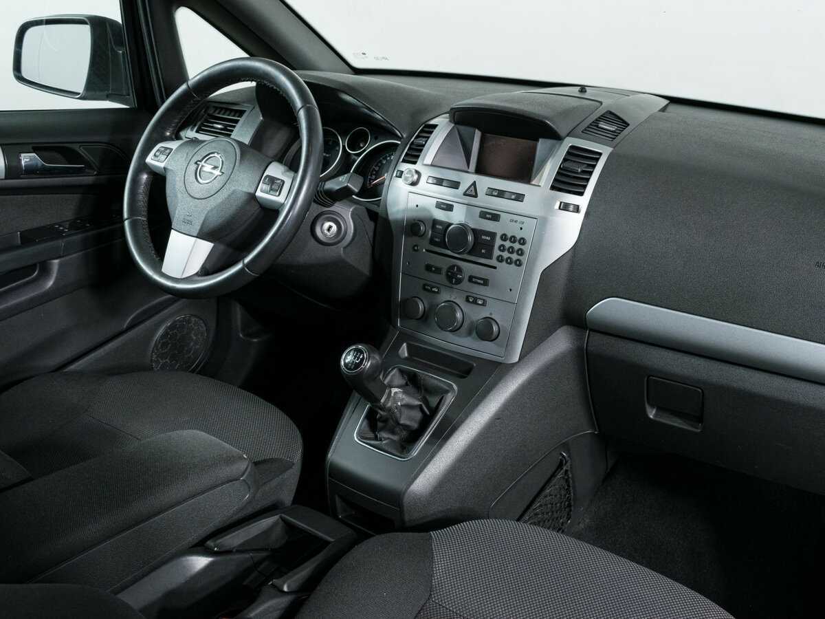 Opel Zafira с пробегом — 2013 год. Фото: #7
