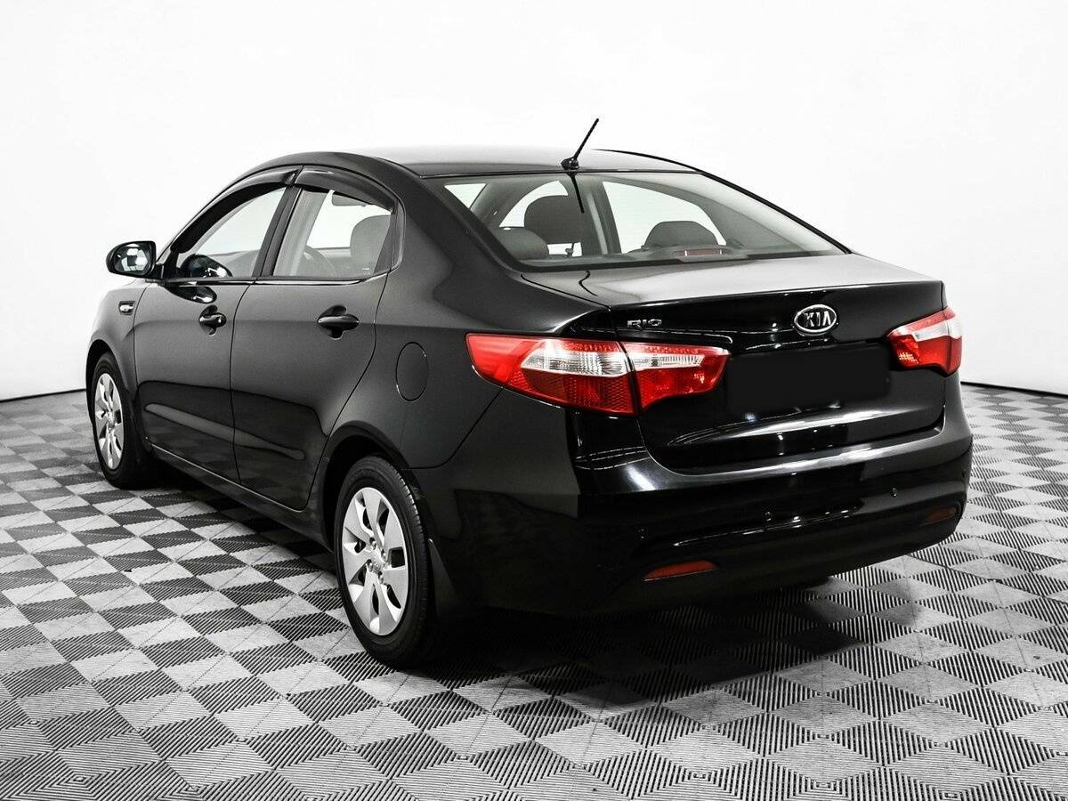 Kia Rio с пробегом — 2011 год. Фото: #6
