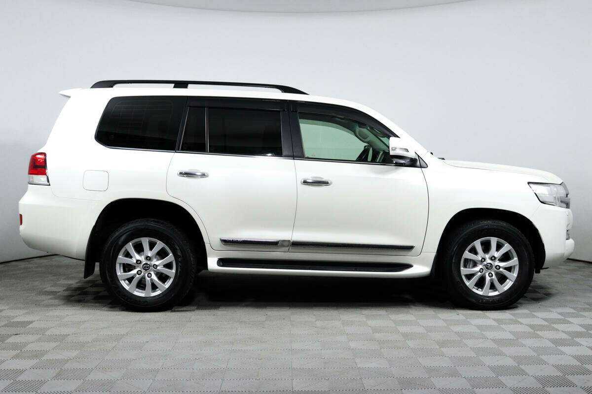 Toyota Land Cruiser с пробегом — 2016 год. Фото: #3