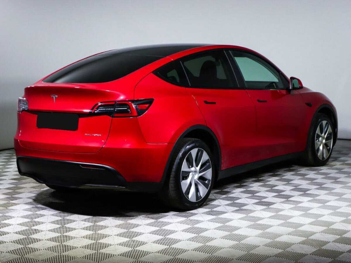Tesla Model Y с пробегом — 2023 год. Фото: #3