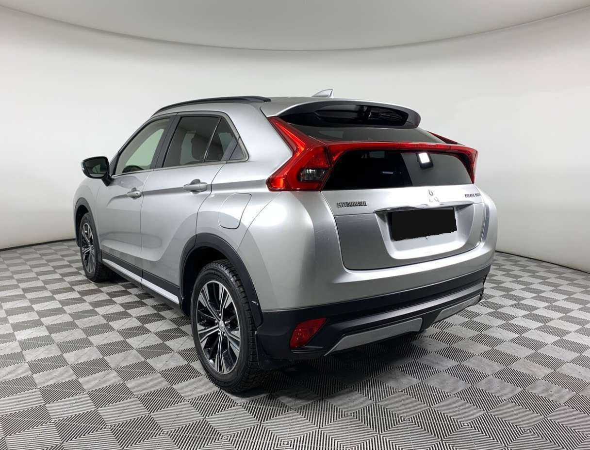 Mitsubishi Eclipse Cross с пробегом — 2018 год. Фото: #6