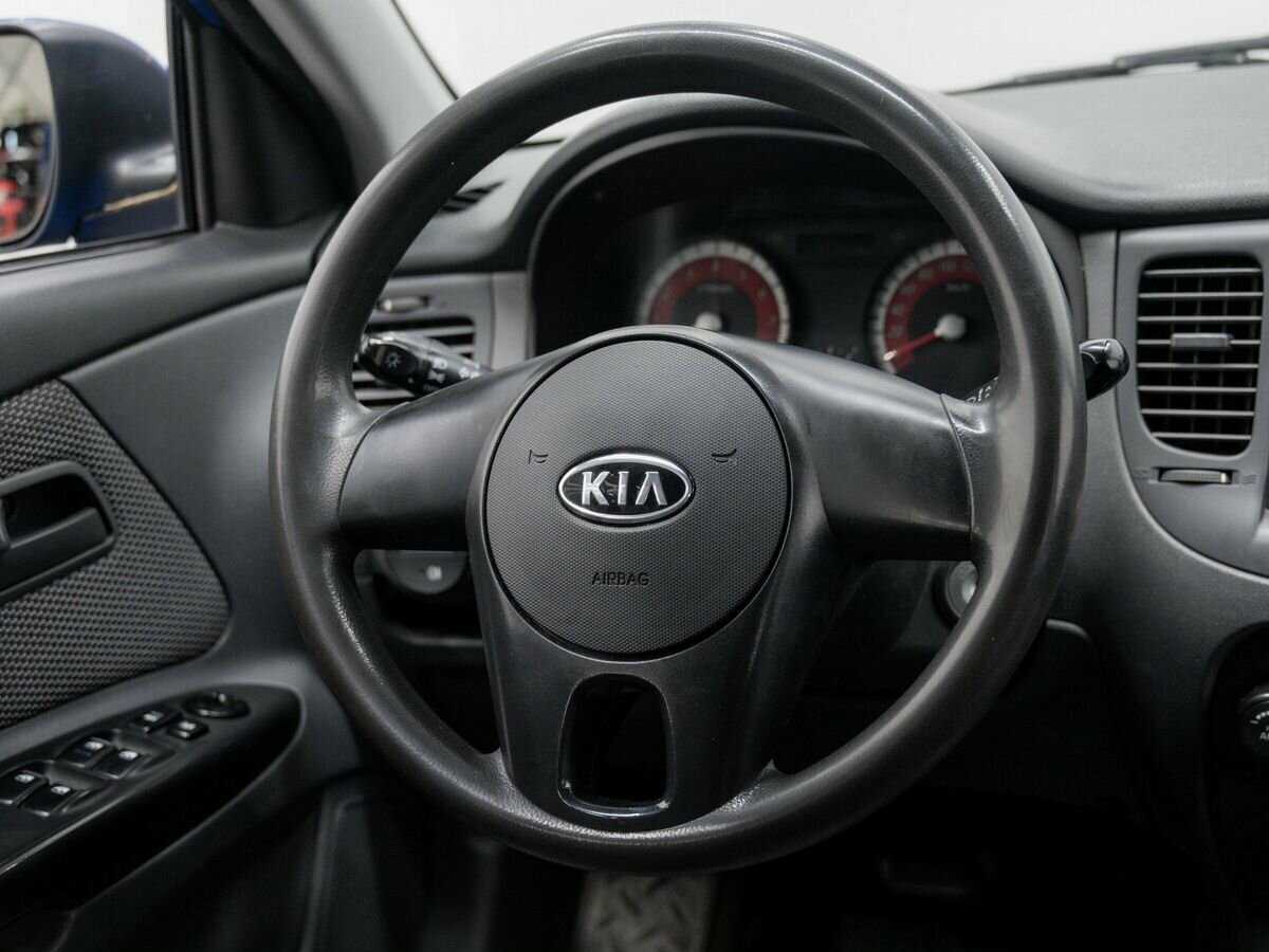 Kia Rio с пробегом — 2011 год. Фото: #9