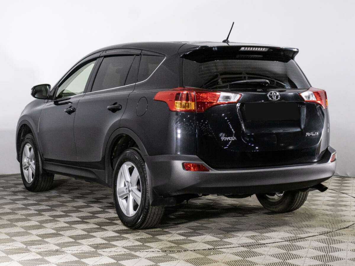 Toyota RAV4 с пробегом — 2013 год. Фото: #6
