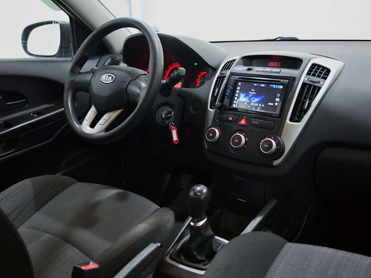 Kia Ceed с пробегом — 2011 год. Фото: #11