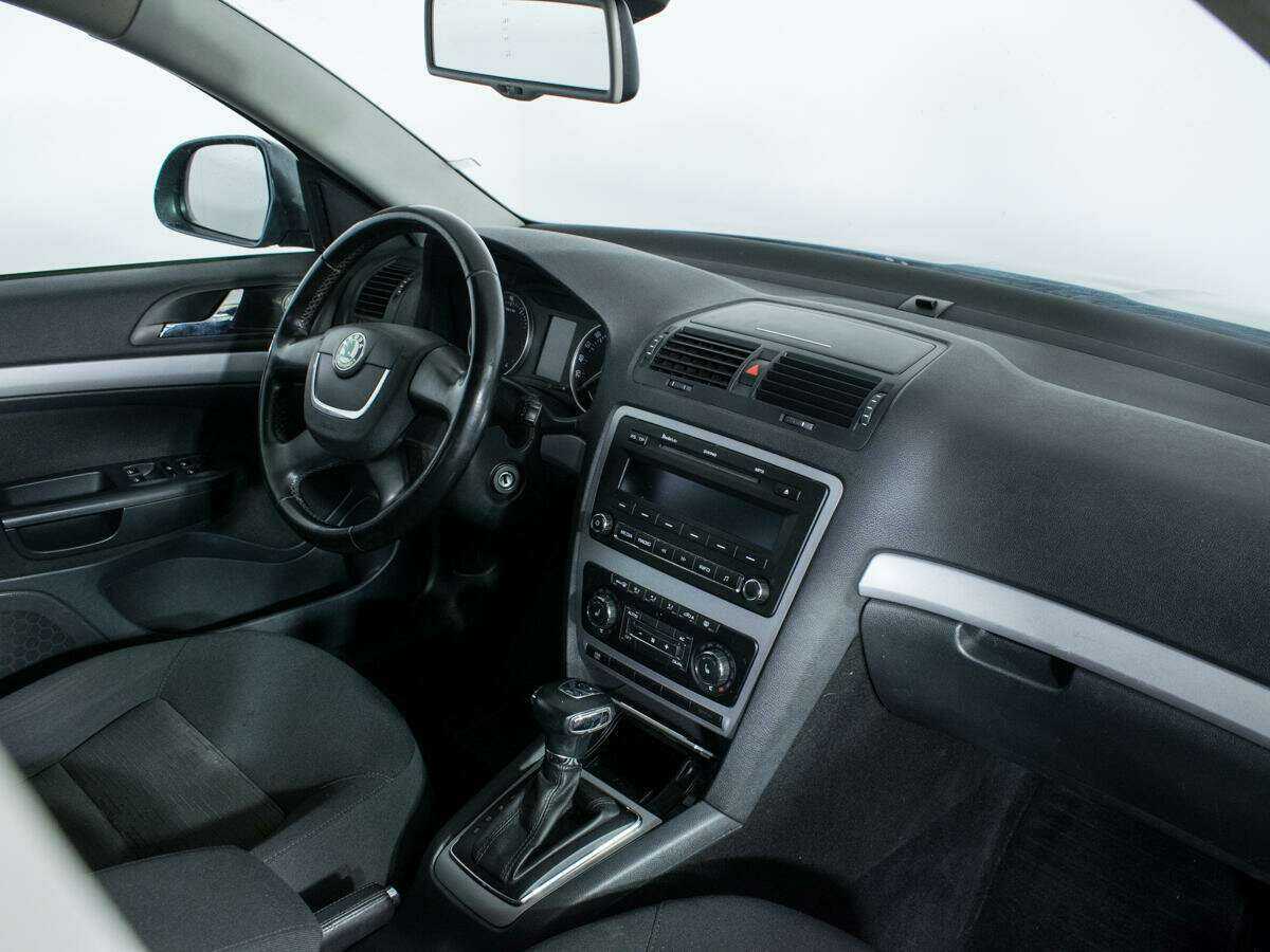 Skoda Octavia с пробегом — 2011 год. Фото: #8