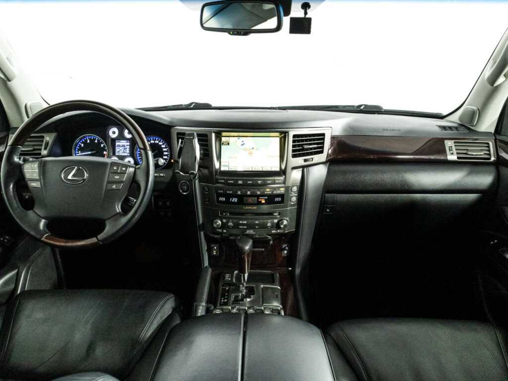 Lexus LX с пробегом — 2011 год. Фото: #10