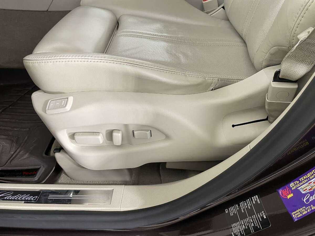 Cadillac SRX с пробегом — 2014 год. Фото: #9