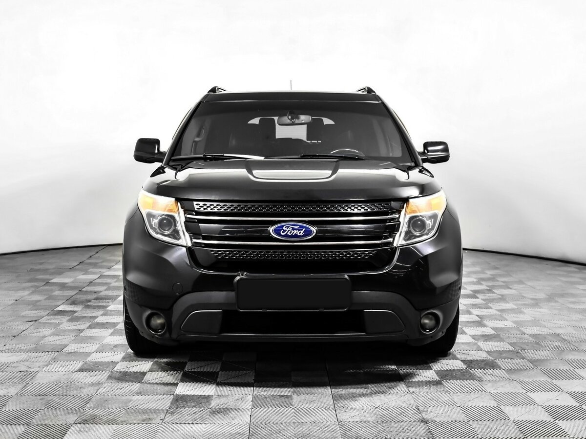 Ford Explorer с пробегом — 2013 год. Фото: #1