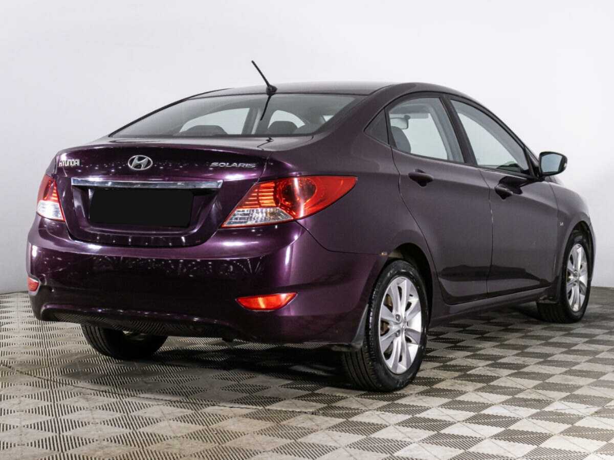 Hyundai Solaris с пробегом — 2011 год. Фото: #4