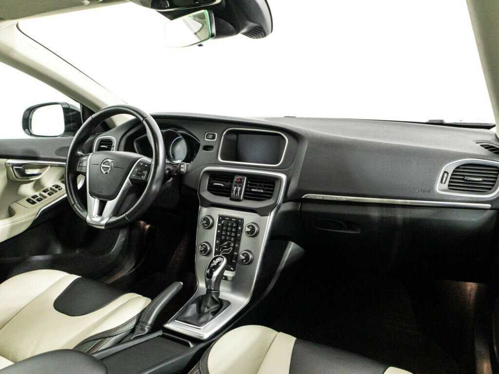 Volvo V40 Cross Country с пробегом — 2019 год. Фото: #8