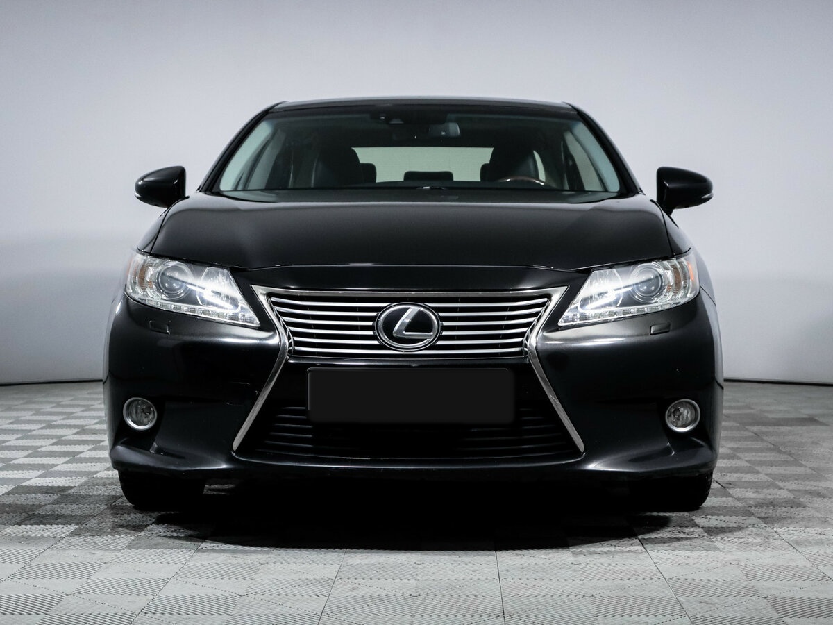 Lexus ES с пробегом — 2012 год. Фото: #1