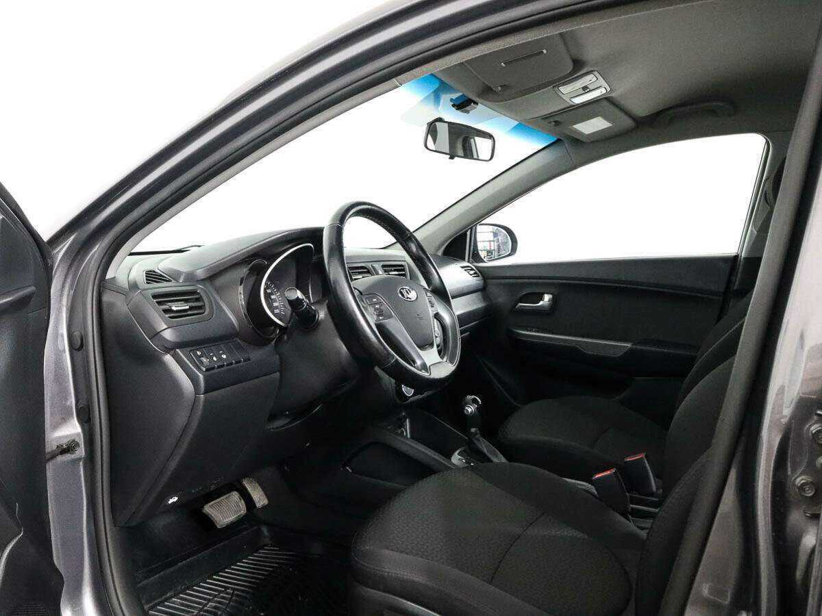 Kia Rio с пробегом — 2015 год. Фото: #8