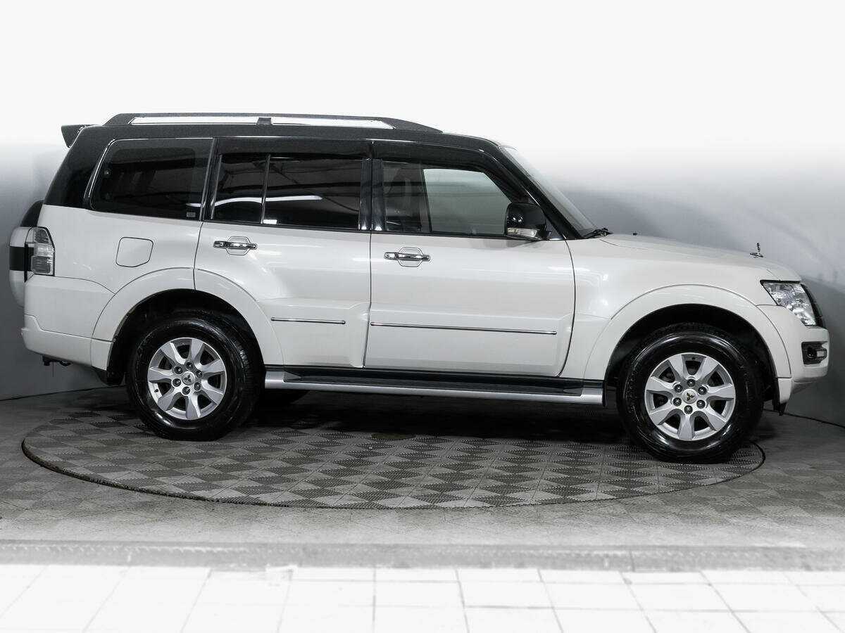 Mitsubishi Pajero с пробегом — 2021 год. Фото: #3