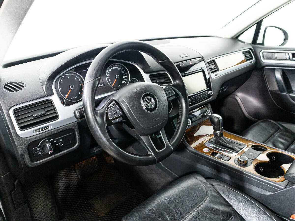 Volkswagen Touareg с пробегом — 2013 год. Фото: #10