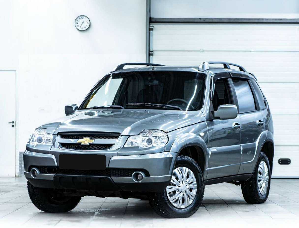 Chevrolet Niva с пробегом — 2011 год. Фото: #0