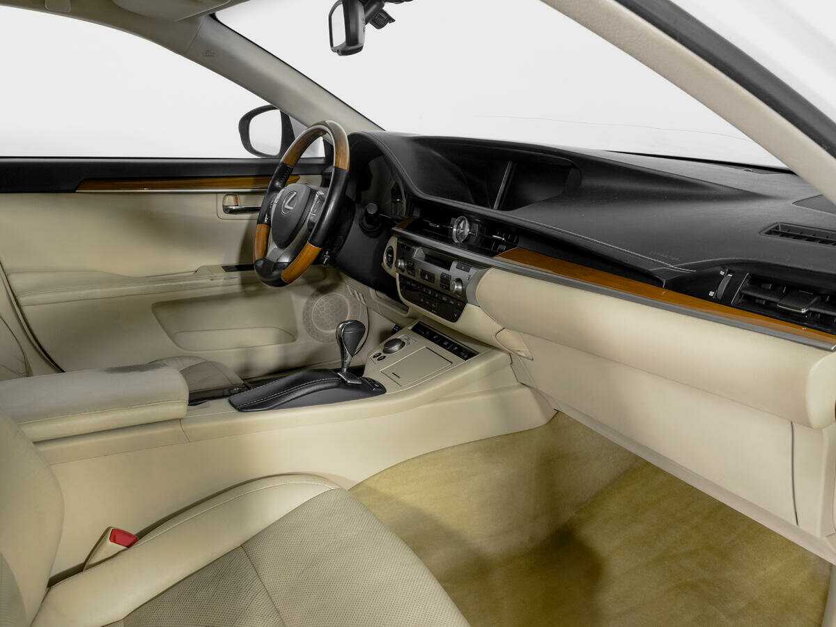 Lexus ES с пробегом — 2013 год. Фото: #8