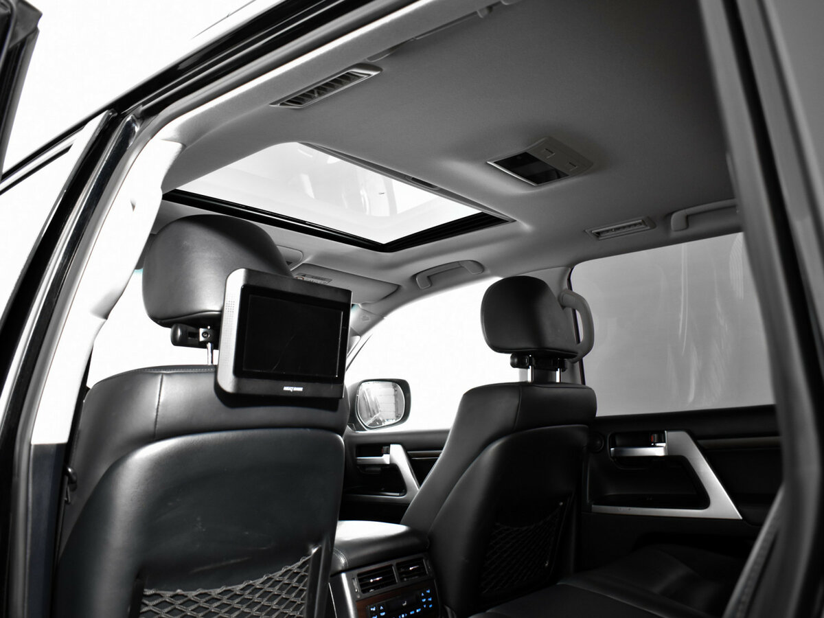 Toyota Land Cruiser с пробегом — 2015 год. Фото: #9
