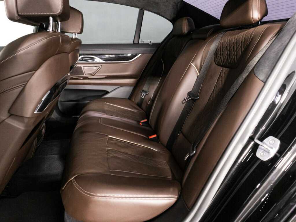 BMW 7 серии с пробегом — 2018 год. Фото: #9