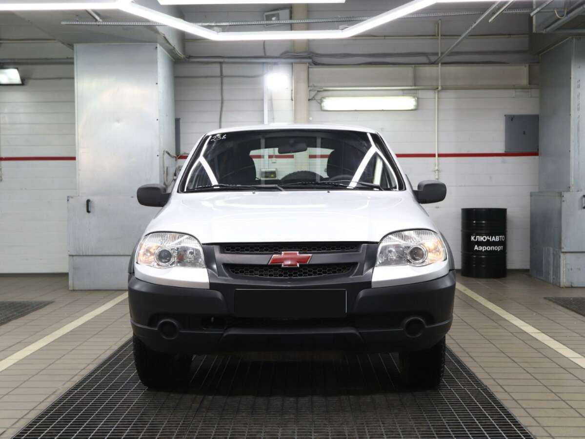 Chevrolet Niva с пробегом — 2011 год. Фото: #2