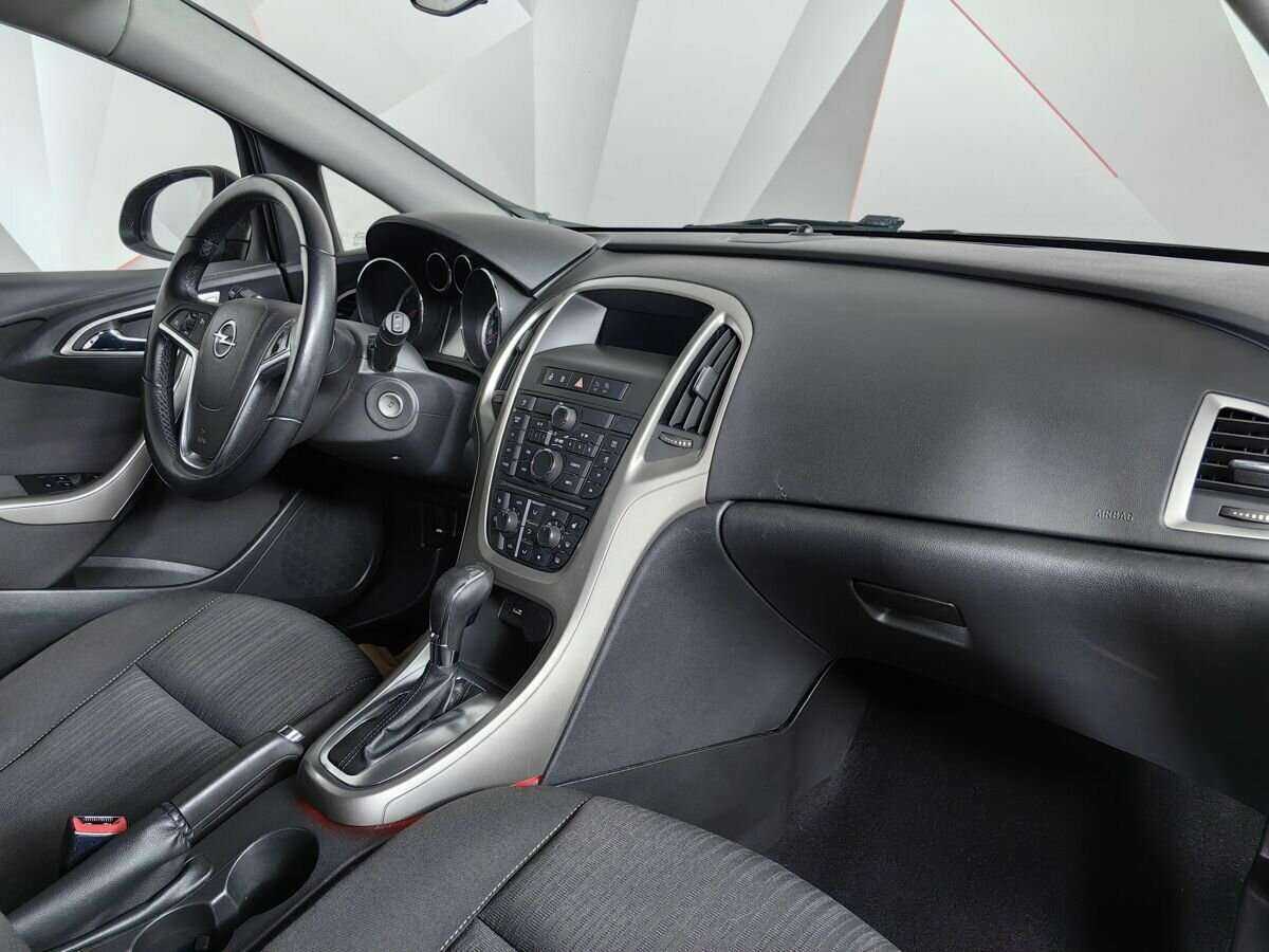 Opel Astra с пробегом — 2011 год. Фото: #8