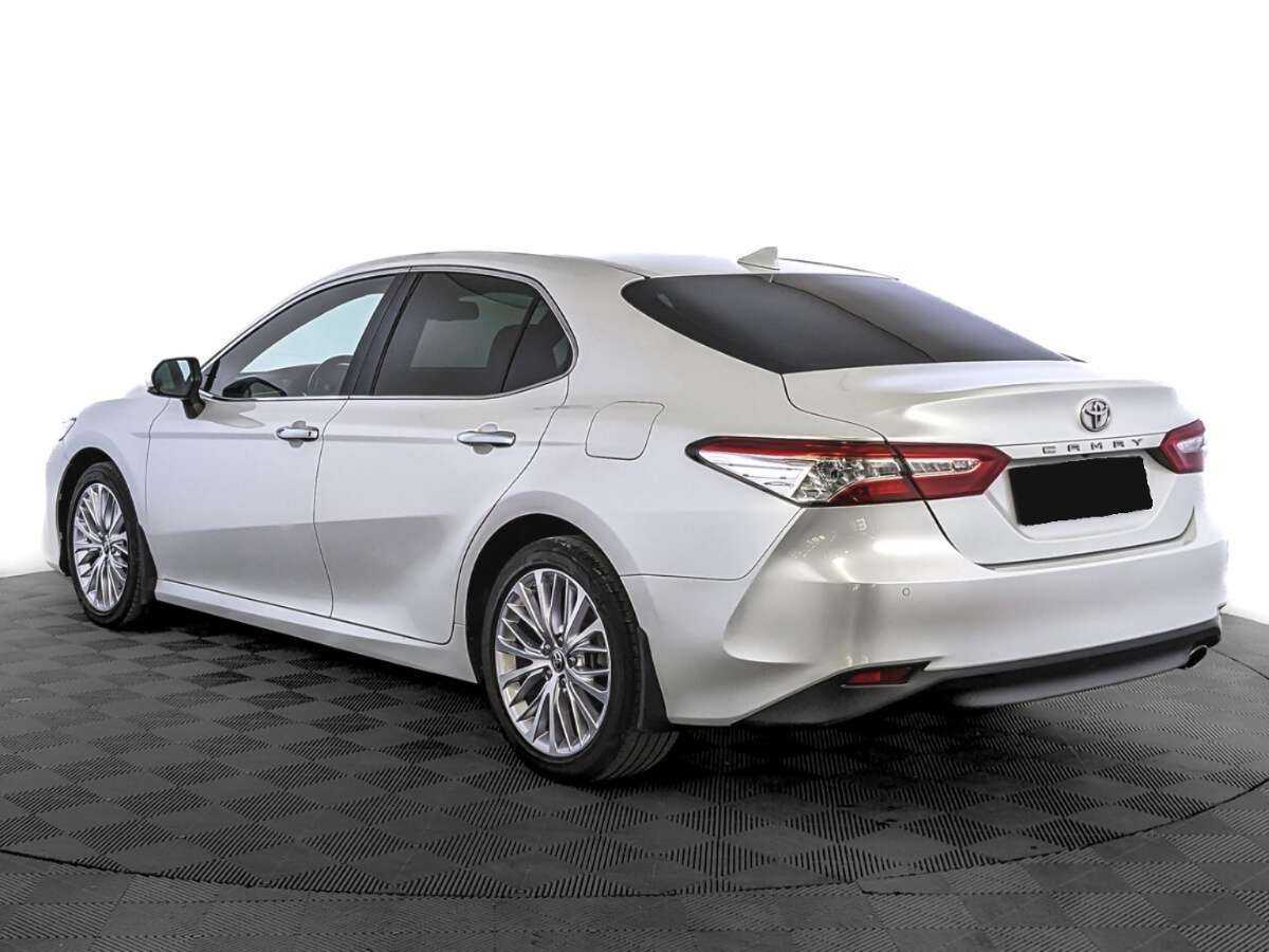 Toyota Camry с пробегом — 2021 год. Фото: #6