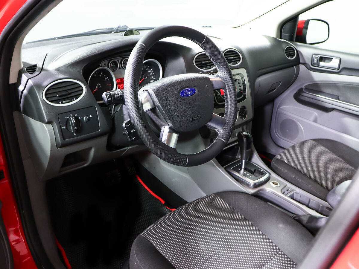 Ford Focus с пробегом — 2010 год. Фото: #10