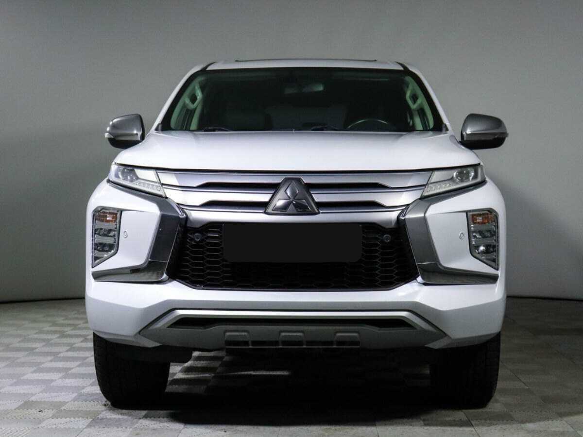Mitsubishi Pajero Sport с пробегом — 2020 год. Фото: #1
