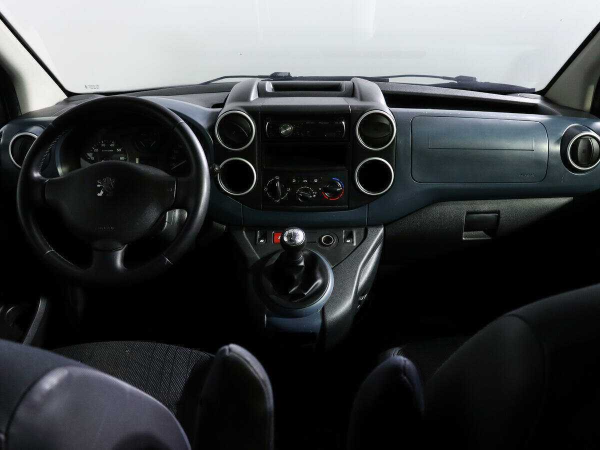 Peugeot Partner с пробегом — 2010 год. Фото: #9