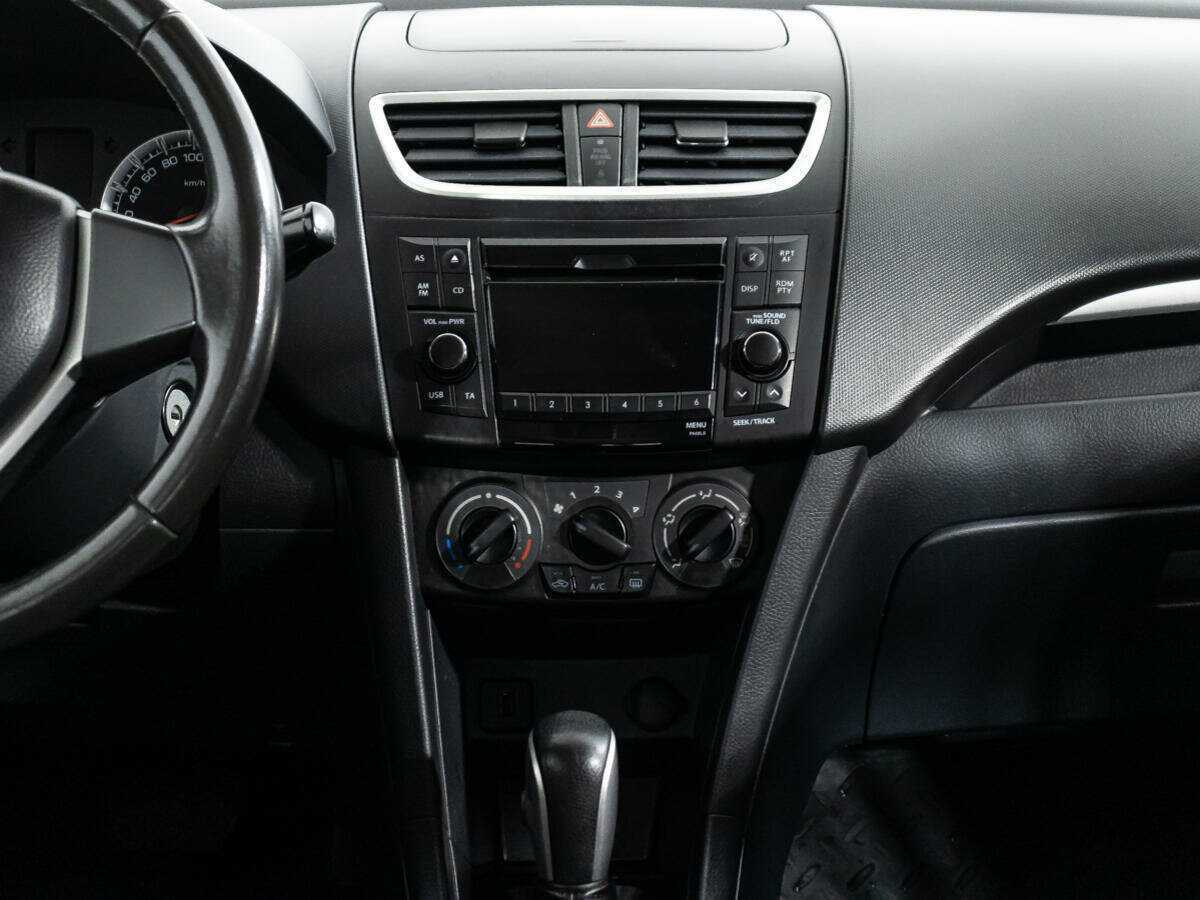 Suzuki Swift с пробегом — 2011 год. Фото: #13